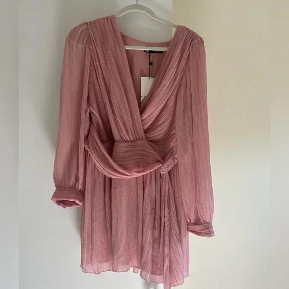 Ruffled mini dress - Picture 2 of 5